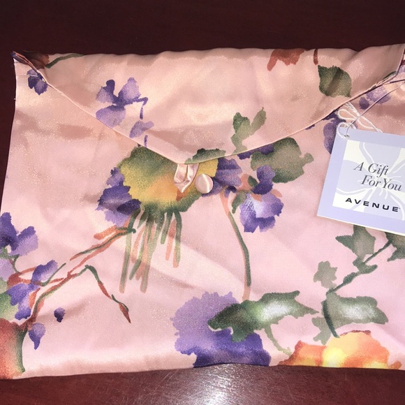 NWOT AVENUE LINGERIE 🌷 WITH MATCHING ENVELOPE STYLE BUTTON CLOSURE STORAGE BAG - Picture 10 of 12